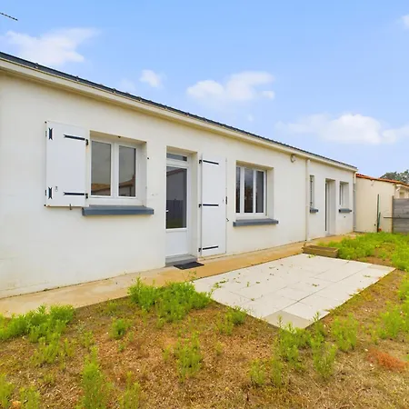 Holiday home A 2,7 Km De La Plage, Maison Au Calme Pour 6 *