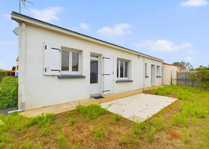 Holiday home A 2,7 Km De La Plage, Maison Au Calme Pour 6 *