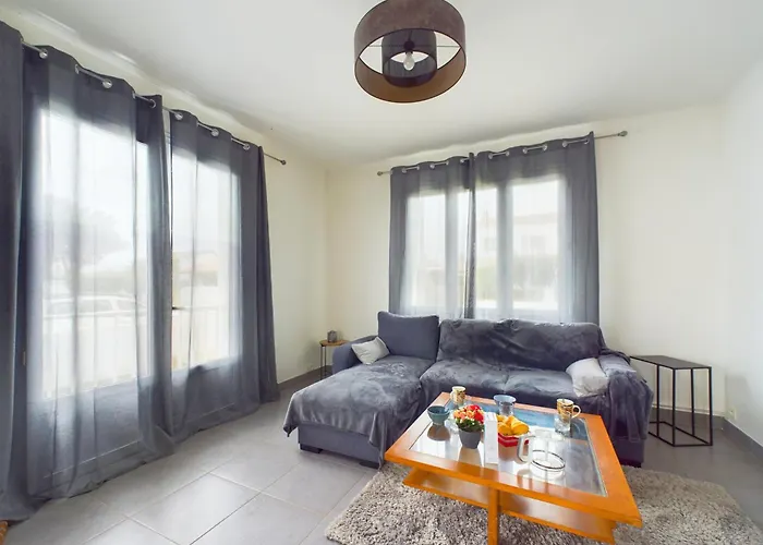 Holiday home A 2,7 Km De La Plage, Maison Au Calme Pour 6 Les Sables-d'Olonne